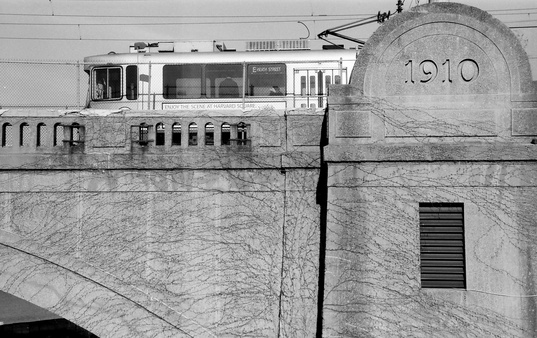 gal/bw103/streetcar_bridge.jpg