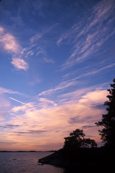 gal/sweden_land_sea/baltic_afternoon_clouds.jpg