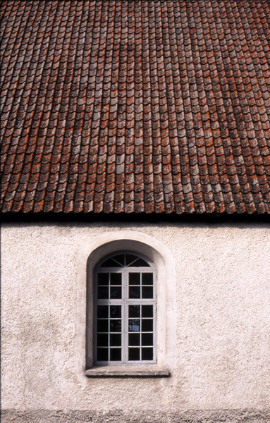 gal/windows/window_tile_roof.jpg