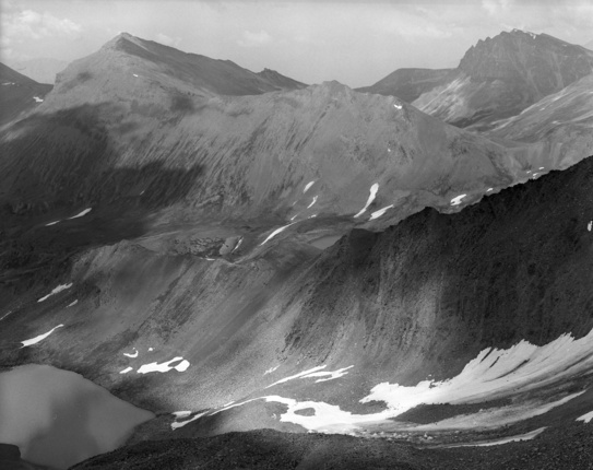 gal/b3_bw/more_sun_clouds_mountains_bw.jpg