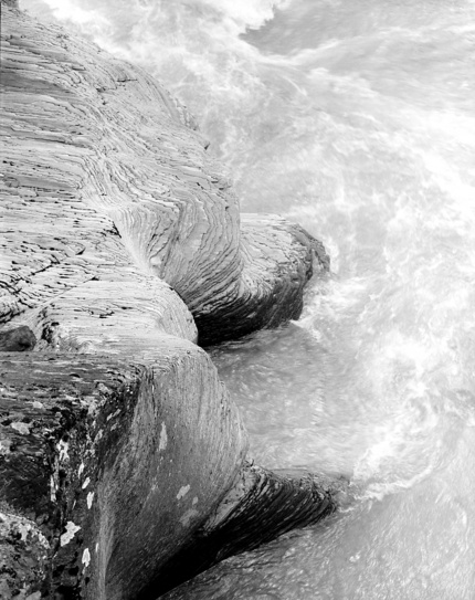 gal/b3_bw/patterns_in_rock_whitewater_bw.jpg