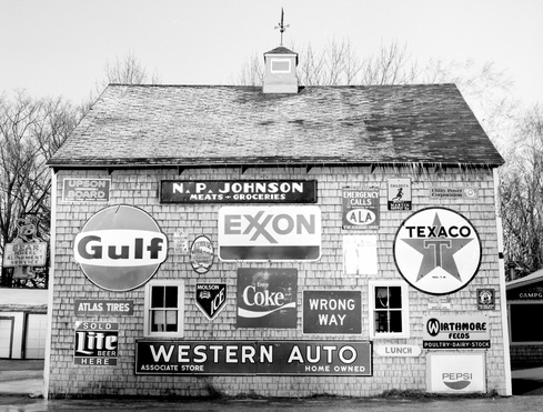 gal/bw103/old_time_sign_building_bw.jpg